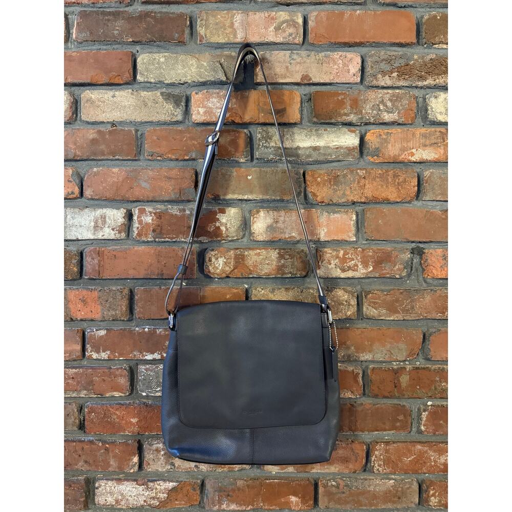 Coach Charles Small Messenger Bag (F28576)